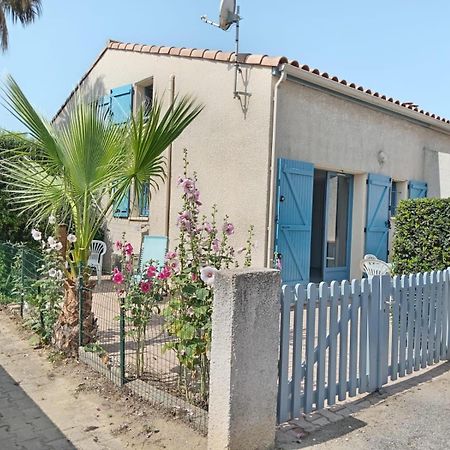 Maison Avec Terrasse Et Piscine Dans Residence A 6Min De La Plage Сент-Мари-ла-Мер Экстерьер фото